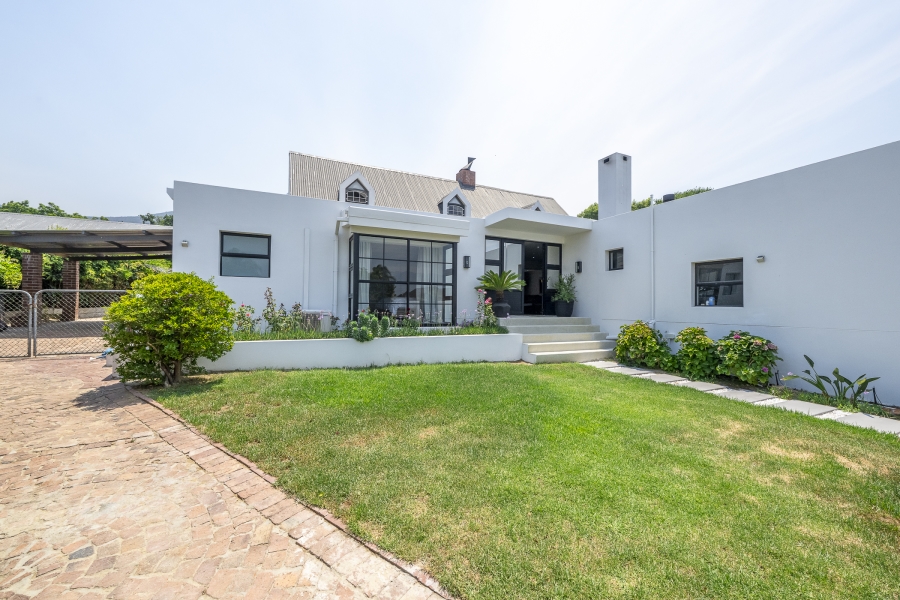 4 Bedroom Property for Sale in Hoog En Droog Western Cape